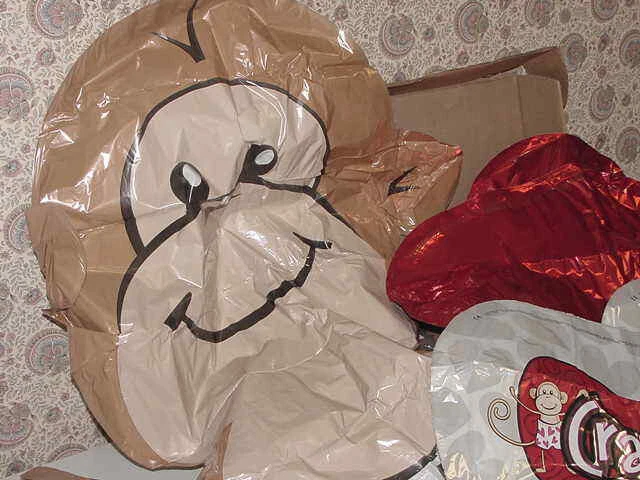 24 Valentine Day 6-Piece Monkey Crazy For You/Red Heart Balloons Anagram 2238899 - Image 3 of 4