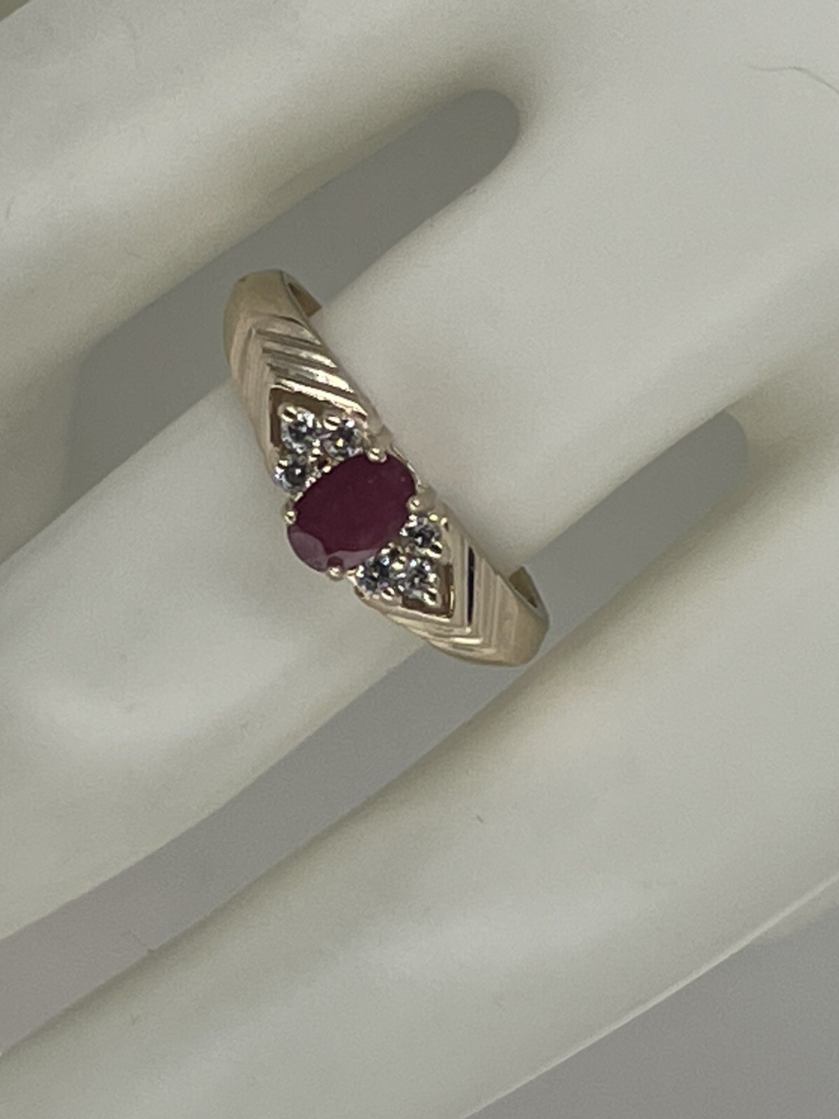 14k Yellow Gold .60  Ct Oval Ruby and Diamond Acc… - image 3