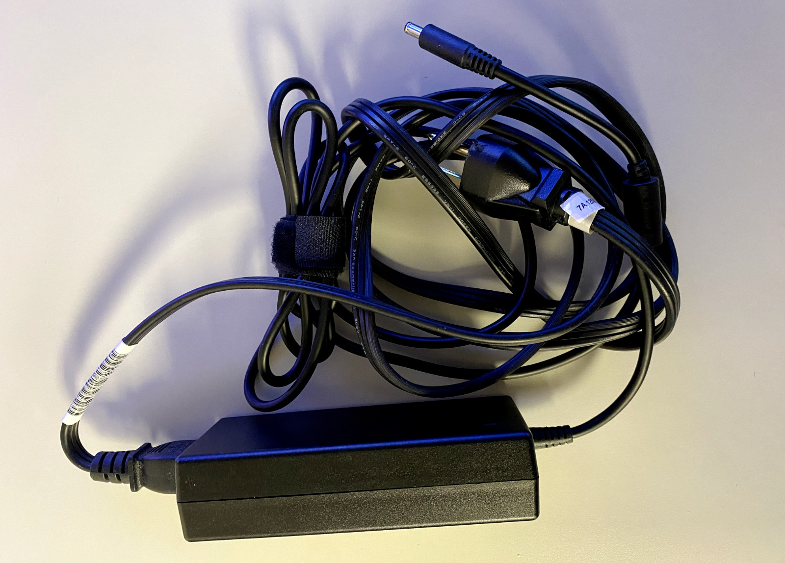 Dell Genuine OEM 90w 4.5mm AC Adapter Charger MK947 YD9W8 0W6KV LA90PM111.