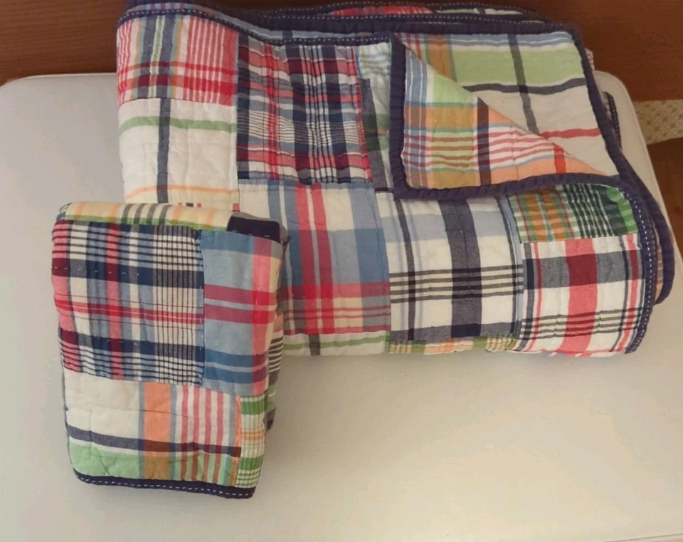 Edredón doble Pottery Barn Kids a cuadros madras retazos con farsa reversible azul rojo Foto 2 de 4