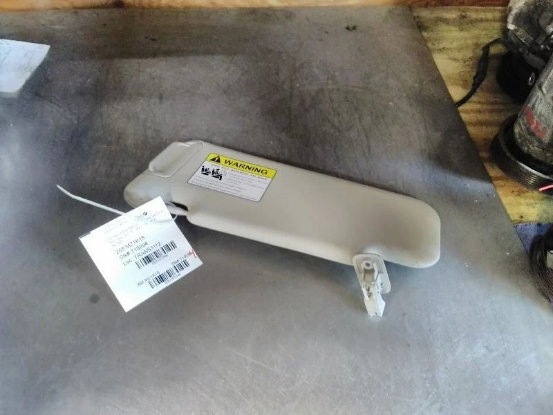 Passenger Right Sun Visor With Illumination Fits 14-18 MAZDA 3 167646 - Image 3 of 4