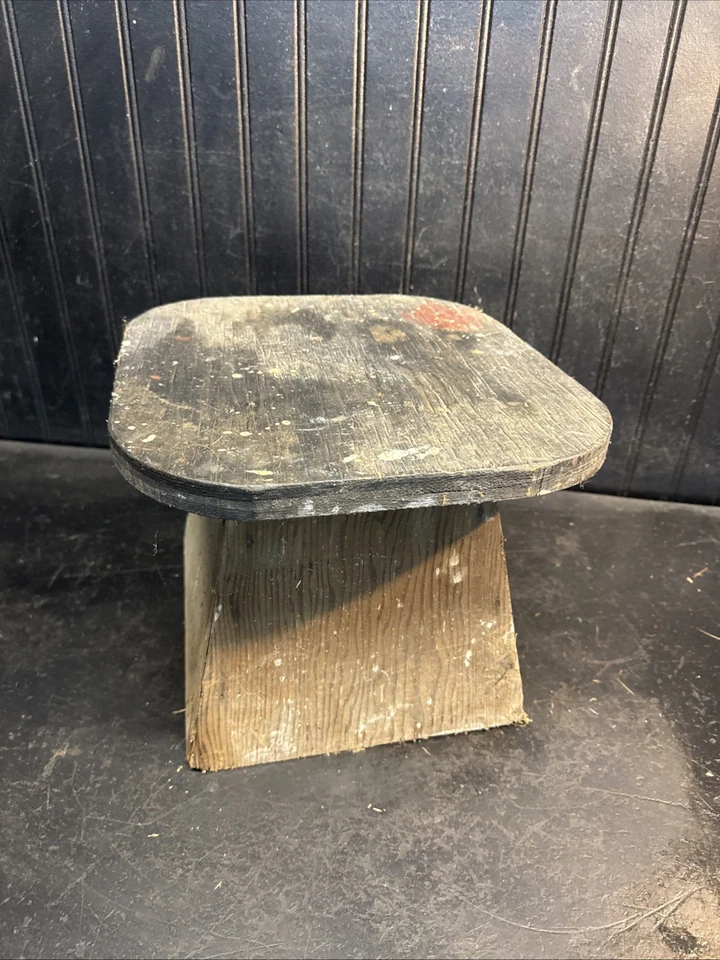 Milking Stool Step Stool Chippy PAINTED  Country Farmhouse Vintage 12in Seat - Image 4 of 4