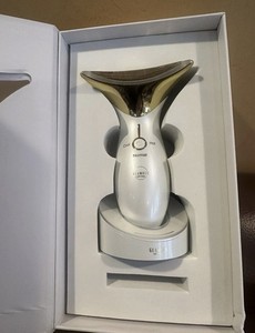 GLAMOUR NEW YORK REJUVENECK LED LIGHT THERAPY REJUVENATION NIB SEALED