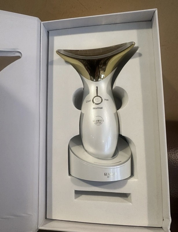 GLAMOUR NEW YORK REJUVENECK LED LIGHT THERAPY REJUVENATION NIB SEALED