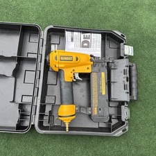 DeWalt D51238 5/8”- 2” 18-Gauge Brad Nailer, Used Free Shipping🇺🇸 With Case