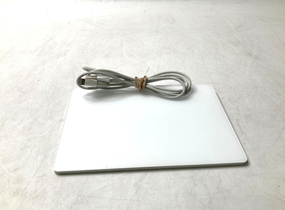 Apple Magic Trackpad 2 A1535 White w/  Wireless Bluetooth & Lighting Connection