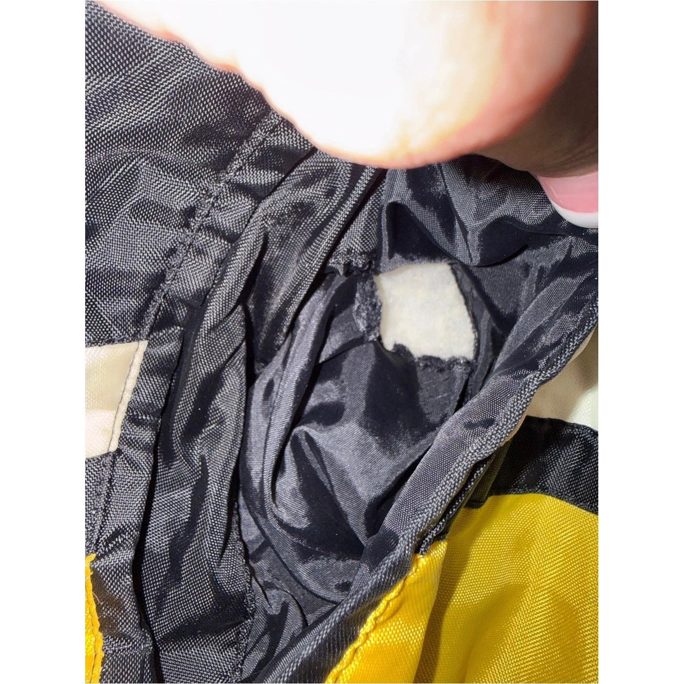 Vintage 90’s Pittsburgh Steelers Men's Black & Yellow Team Jacket Size Large - product detail image 4