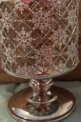 “GEO SNOWFLAKE”Pedestal 3 Wick Candle Holder. New Bath & Body Works SHIPS FREE!! - Picture 2 of 5