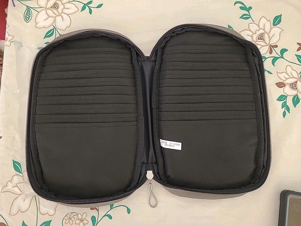 Limited Edition 20 Disc CD DVD Organizer Wallet Holder Case Bag - Tony Hawk - Image 2 of 4