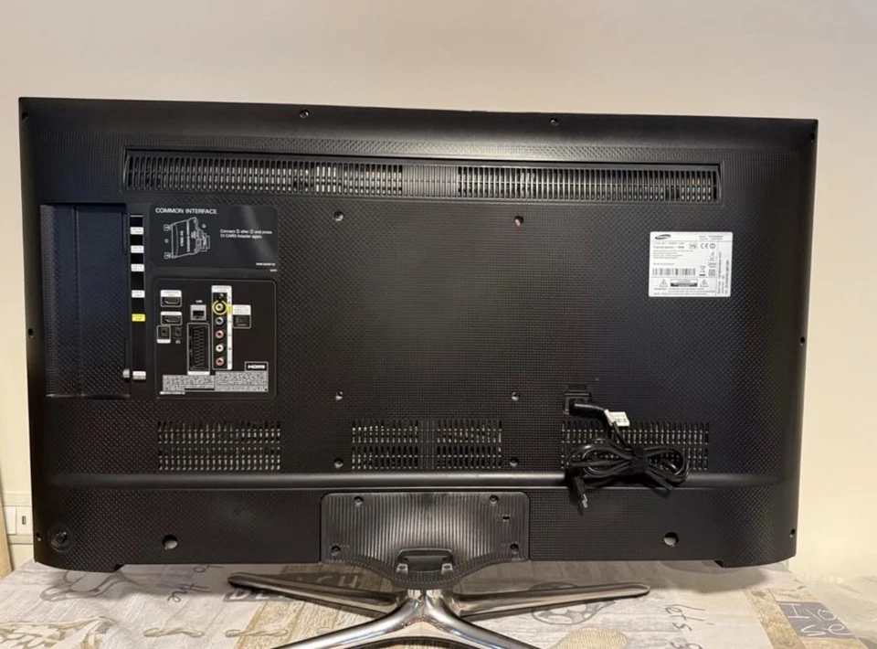 Samsung Smart TV 3D 40 pollici Full HD - Immagine 3 di 4