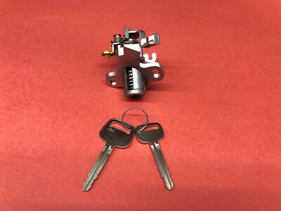 2002-2006 TOYOTA CAMRY TRUNK LOCK CYLINDER W 2 KEYS USED OEM