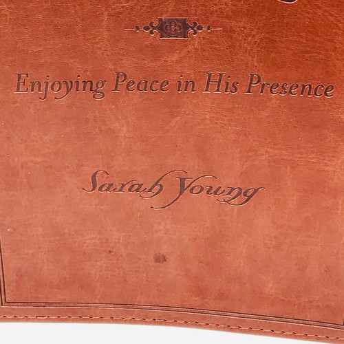 Jesus Calling 365 Day Devotional Book Guide Sarah Young - Imagen 5 de 12