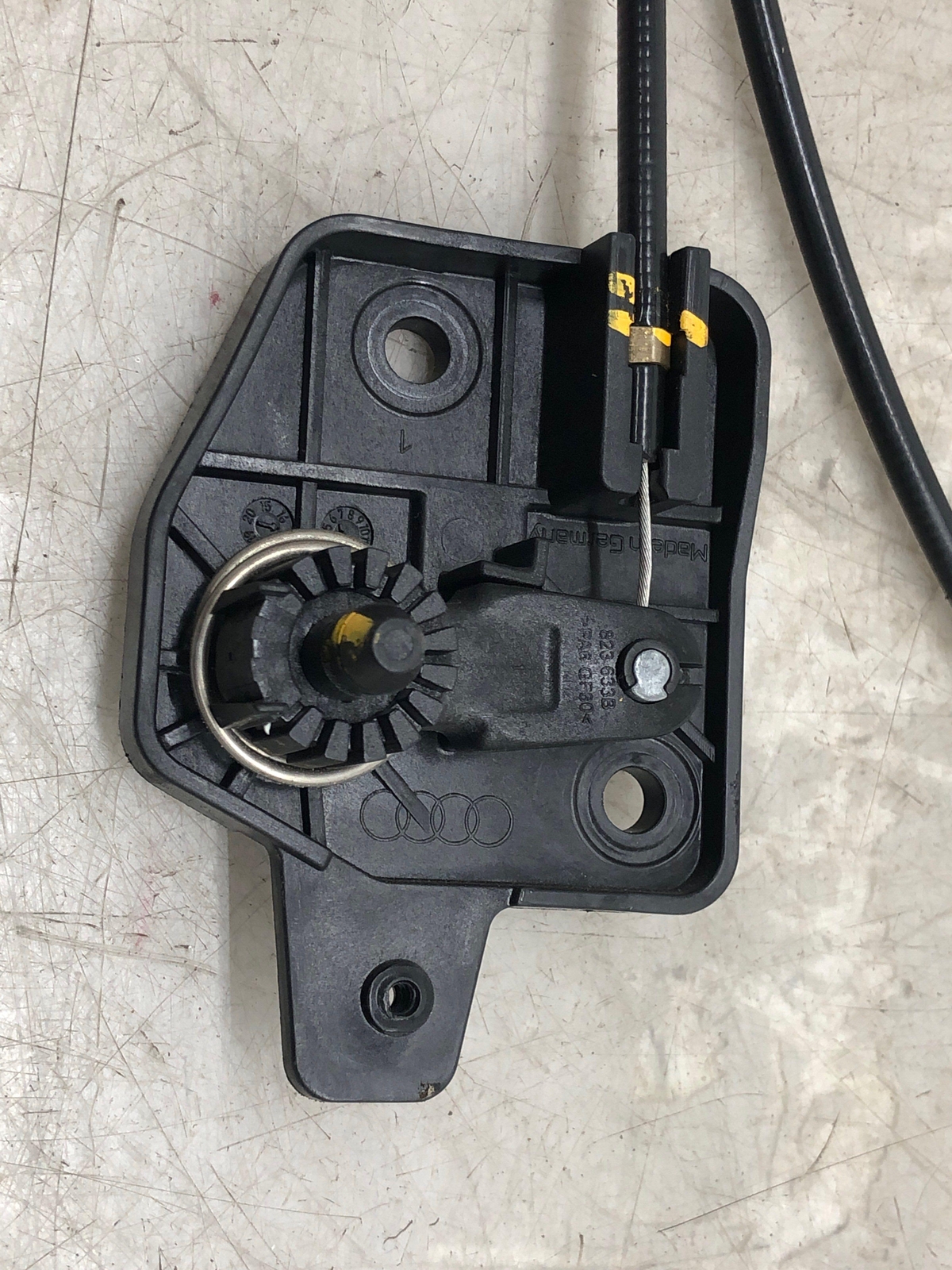 2016 2017 2018 2019 2020 BENTLEY BENTATGA OEM HOOD RELEASE CABLE 4M1823535C