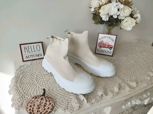 Bnwt Womens Cream White Comfy ankle Platform Socks boots shoes size 8 Casual