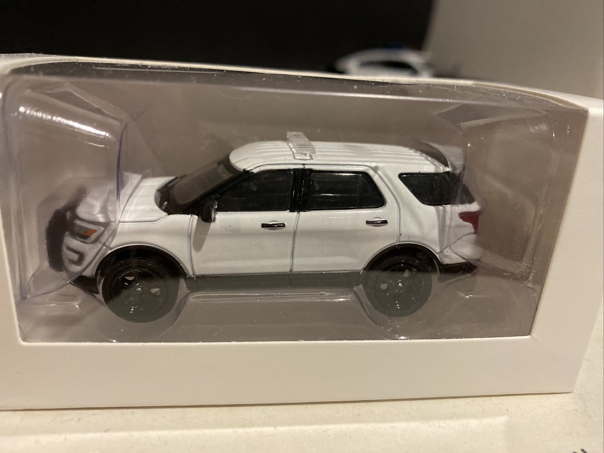 Greenlight 1:64 Scale 2016 Blank White Ford Explorer Police