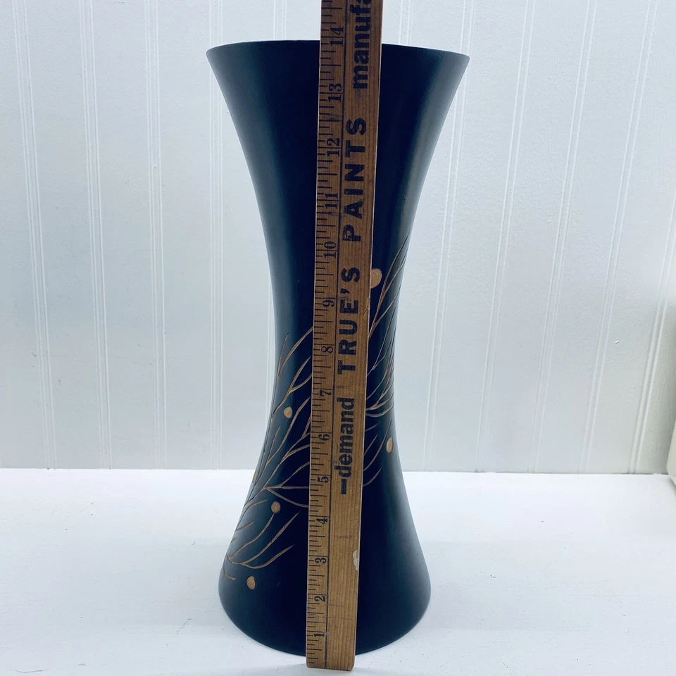 Jarrón vintage de mango tallado con patrón floral de 14" de alto 6” de ancho negro tiffin Foto 4 de 4