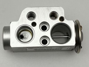 Expansionsventil Klimaanlage 7L0820679D Audi Q7 4L VW Amarok Touareg 7L Original