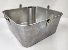 Vtg Unbranded Aluminum 2 Pc. Square Angel Food 9" X 9" X 4" Tube Cake Pan w/Feet