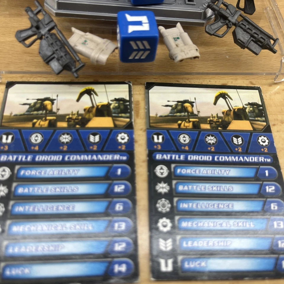 Clone Wars 2010 2 Battle Droid Commander with Binoculars Guns Card & Dice - Image 4 of 4