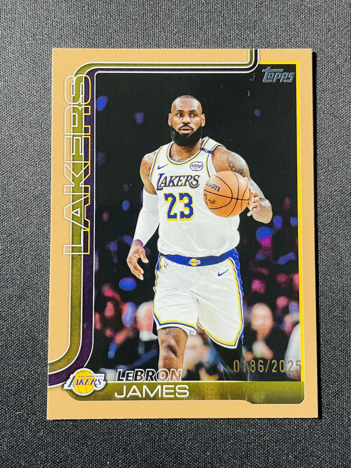 2025-26 Topps Flagship LeBron James #150 Gold 0186/2025 Lakers LK16
