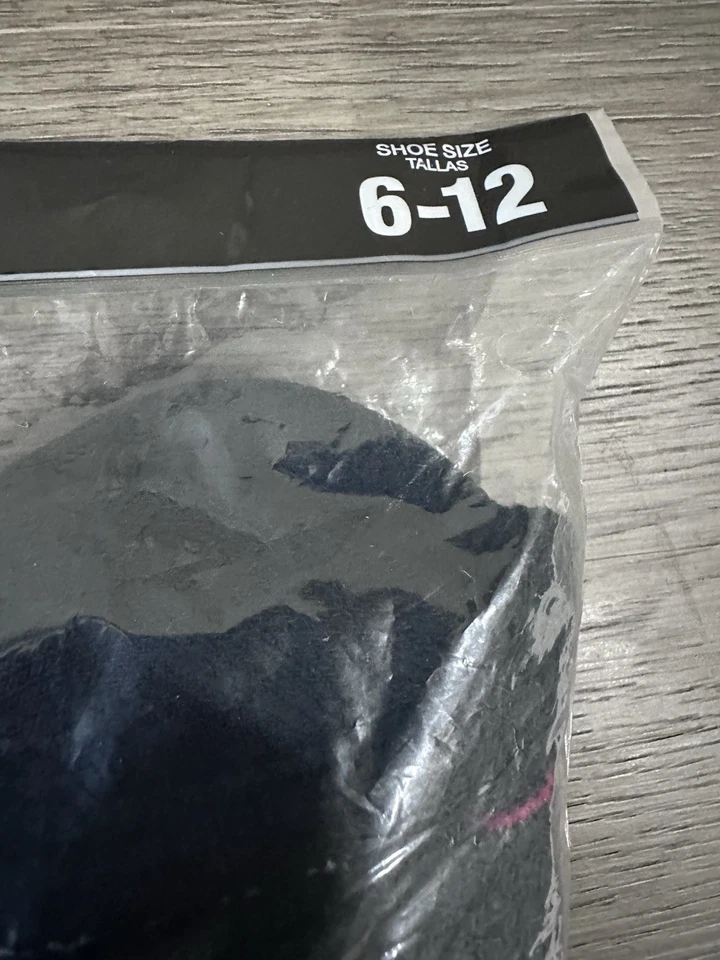 ¡Juego de 4 pares de calcetines negros Supreme Hanes para hombre 6-12 cuello redondo! Auténtico Foto 3 de 4