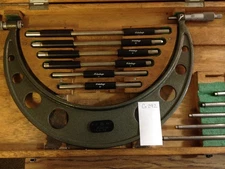 104-138 MITUTOYO 6-12"  OUTSIDE MICROMETER SET WITH INTERCHANGEABLE ANVILS JAPAN