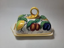 VINTAGE BELLA CASA By GANZ FRUTA HAND PAINTED VALERIO BUTTER DISH WITH HANDLE