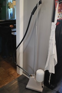 JIffy Steamer j-200 w/ water bottle works great steam your clothes