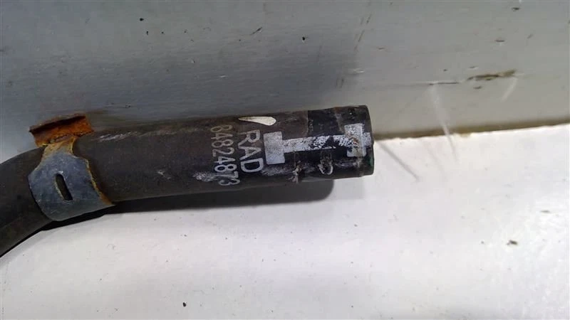 2020-2022 GMC ACADIA RADIATOR SURGE TANK INLET HOSE OEM 84824873 - Image 2 of 4