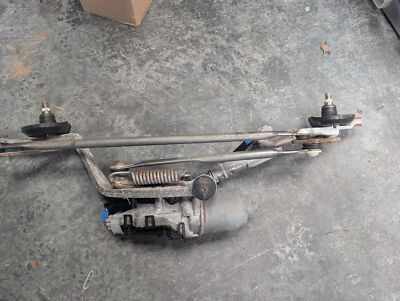 Toyota Auris Windscreen Wiper Motor and Mechanism - 85110-02180
