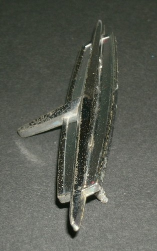 Vintage 1963 Oldsmobile Ninety Eight Fender Emblem (4.5") Univex Part # 2587140 - Picture 8 of 8