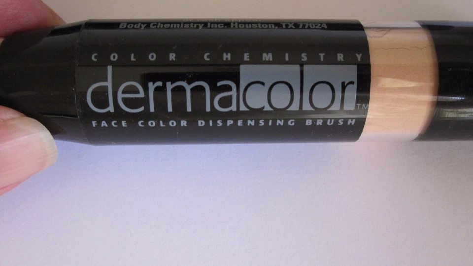 Mineral Powder Makeup ~ Colorescience ~ "Apricot" neutralizes ruddy skin tones - Image 4 of 4