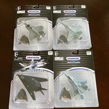 Maisto Kid Connection Die Cast Set de 4 aviones militares combate Raptor Hornet