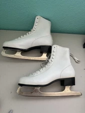 Vintage REEBOK Womens Figure Ice Skates Size 8