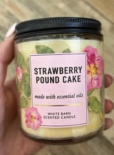 Bath and Body Works Single Wick Candle Strawberry Pound Cake