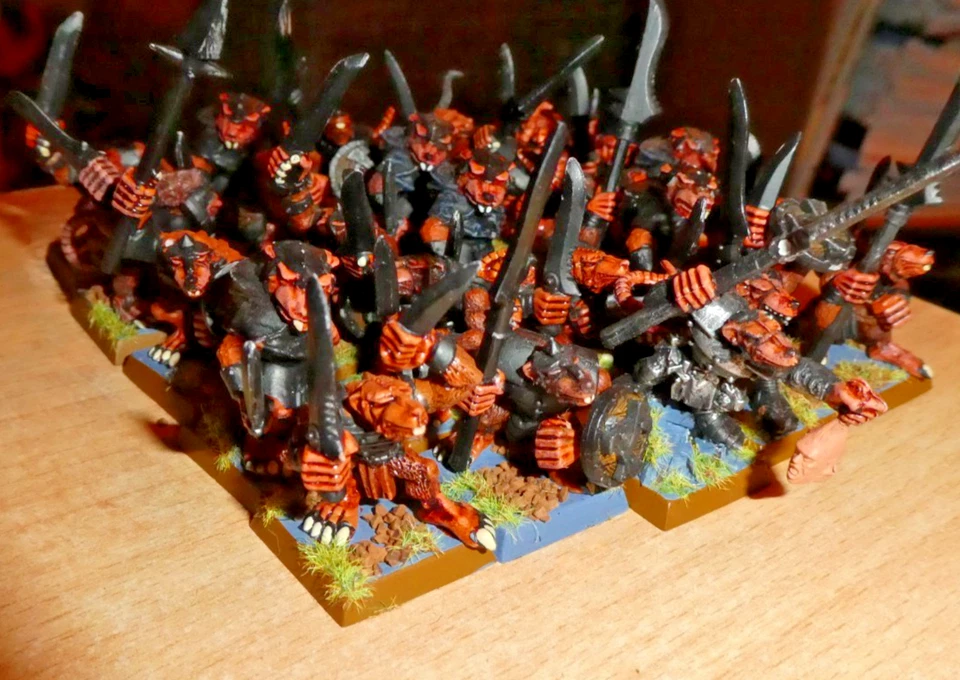 Warhammer: AoS: Skaven: Skaven Clanrats x25 PAINTED WITH TRAY - Image 2 of 4