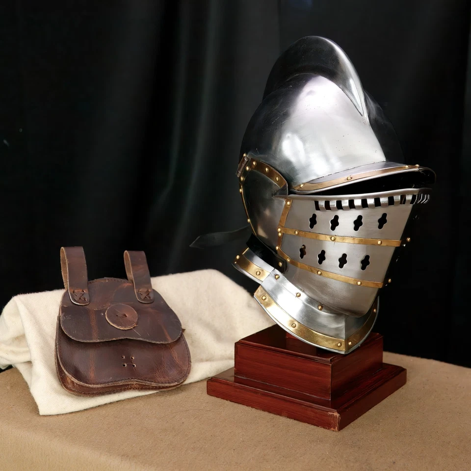 Juego de 3 piezas de justas medievales: casco de armadura centurión de latón, soporte y bolsa de cuero Foto 4 de 4