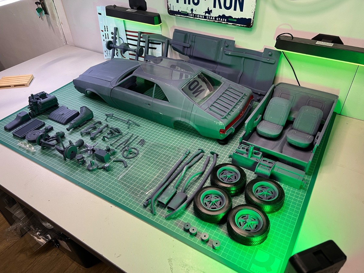 1/8 Scale 1968 AMC Javelin Resin Model Kit with Engine – Huge Size