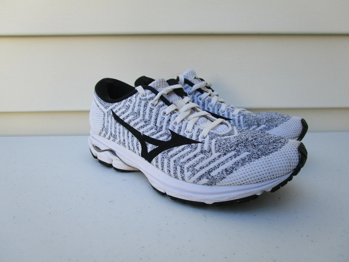 Mizuno WaveKnit R2 Women s Size 8 White Black Running Shoes