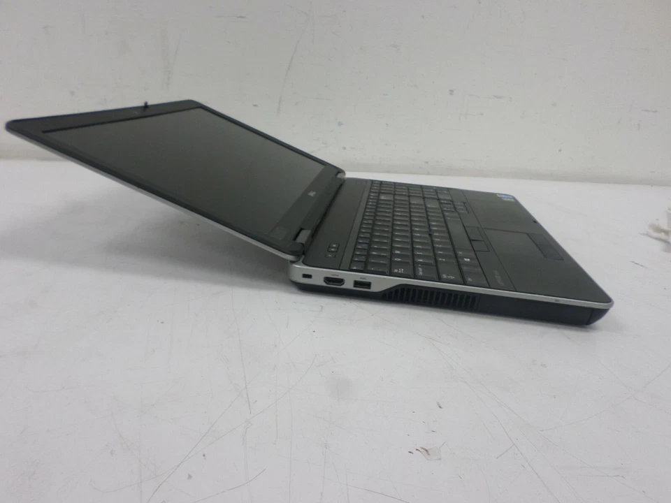 Laptop Dell Latitidue E6540 15.6" INTEL CORE i15 HDD 320GB 8GB RAM OS/Ninguno Foto 3 de 4
