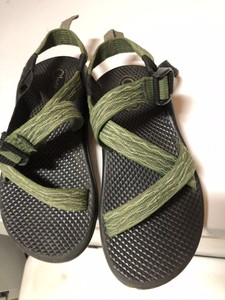 girls chacos size 2