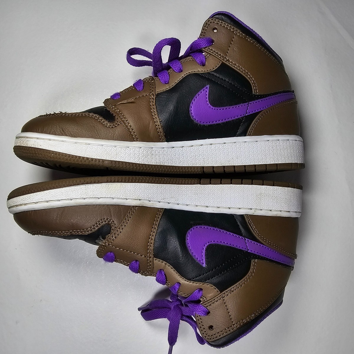 トップス LGB OS/MID VELOUR cafe mocha Nike Air Jordan 1 Mid GS Shoes Mocha Brown / Purple DQ8423