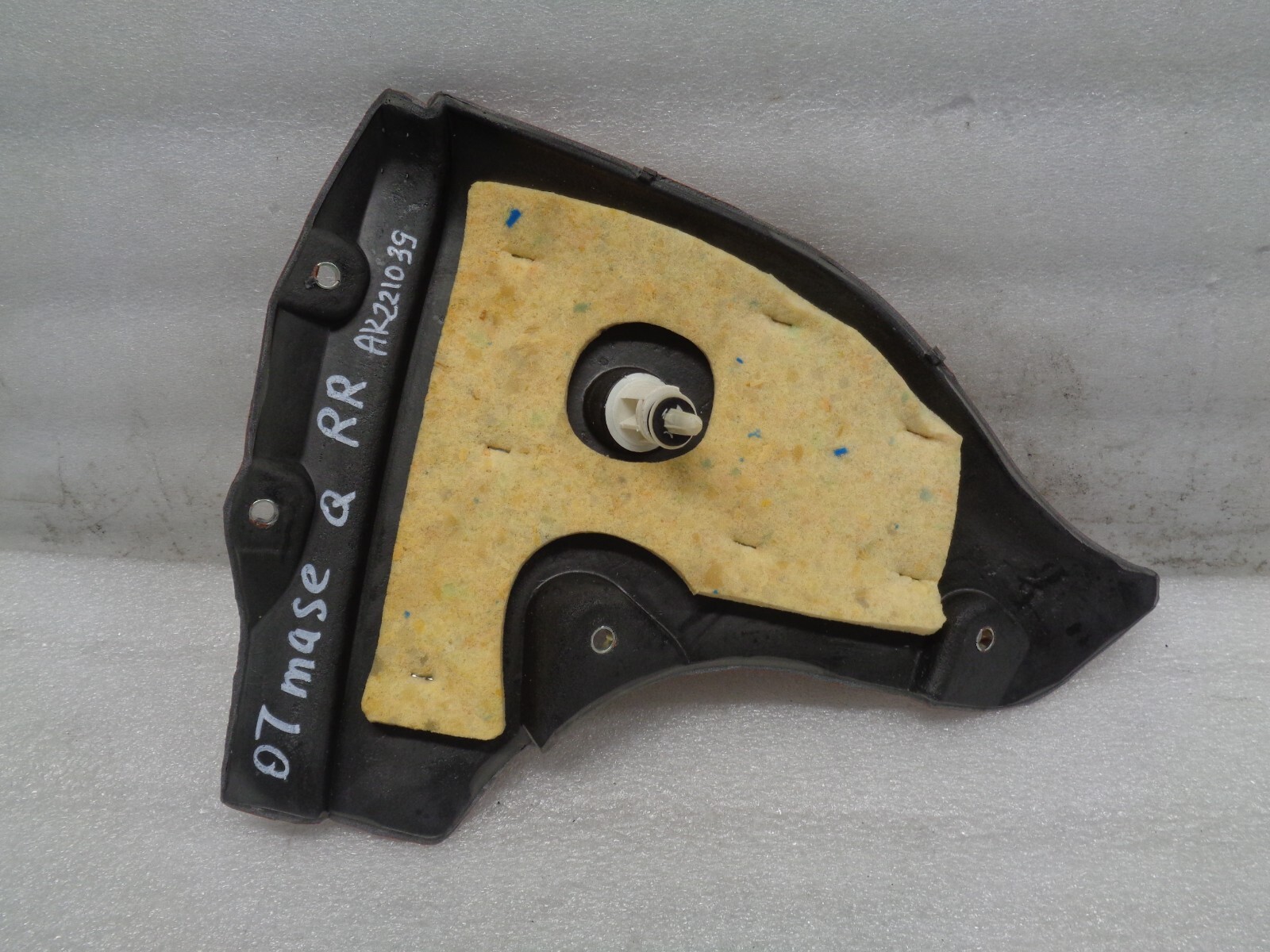 04-08 Maserati Quattroporte M139 Rear Right Lower C Pillar Panel OEM AK221039
