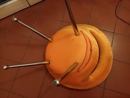 POLTRONCINA VINTAGE PER CAMERA DA LETTO COLOR GIALLO PESCA/ARANCIO 4 PIEDI CROMO - Imagen 3 de 5