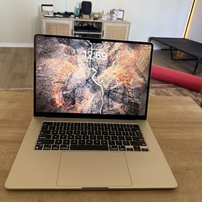 Apple MacBook Air 15 in 2023 M2 3.49 GHz, 256 GB 8 GB 10-Core