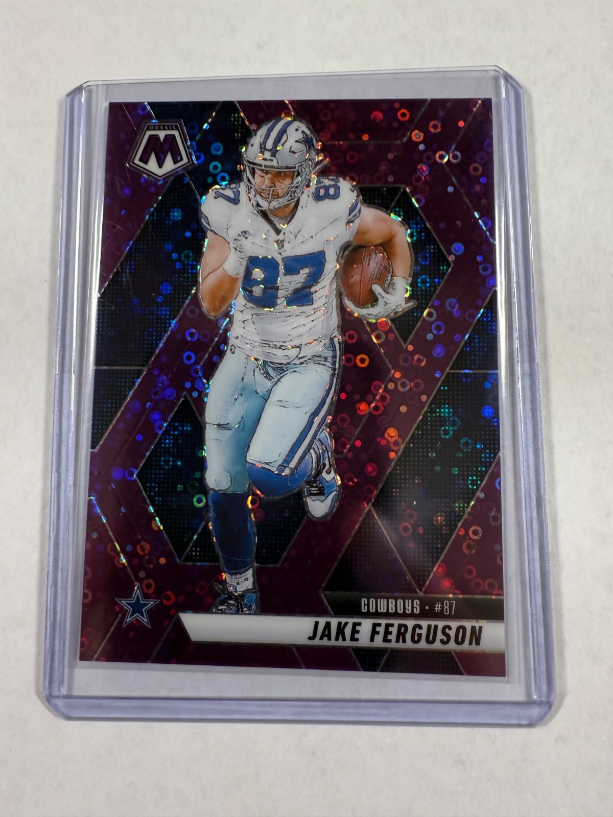 2025 Panini Mosaic Jake Ferguson #175 No Huddle Purple Disco /50