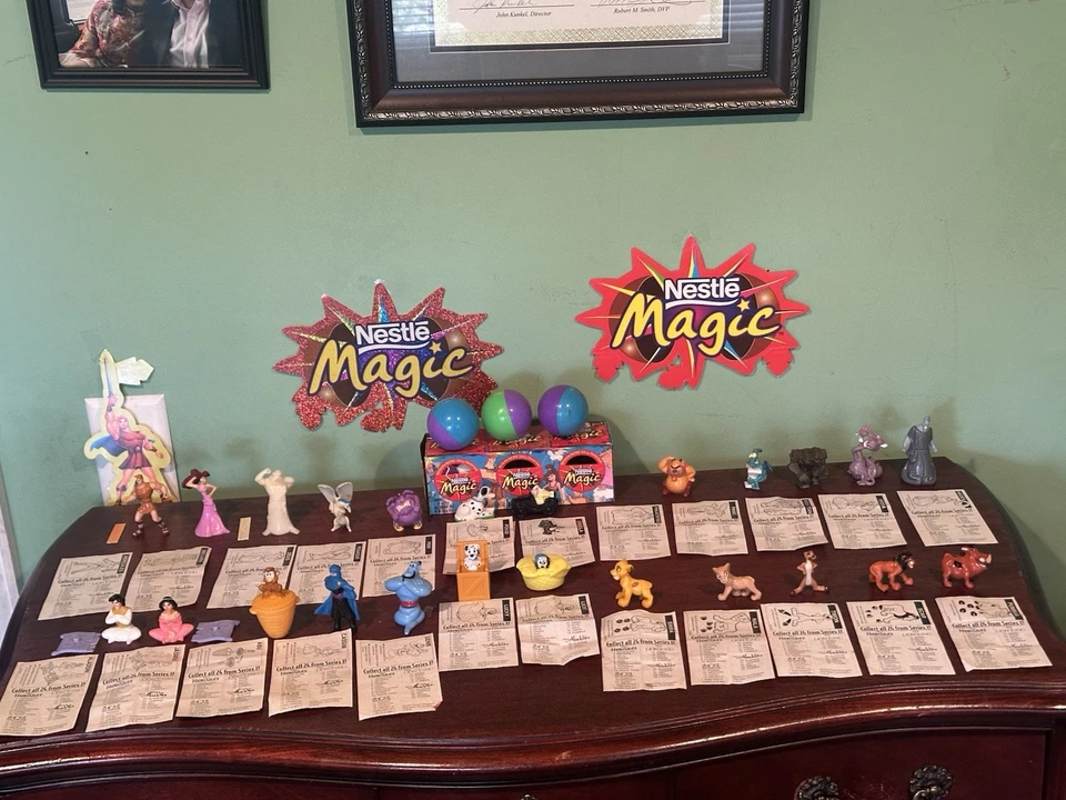 Minifiguras vintage de Nestlé Magic Balls - 4 películas de Disney SERIE COMPLETA. Foto 2 de 3