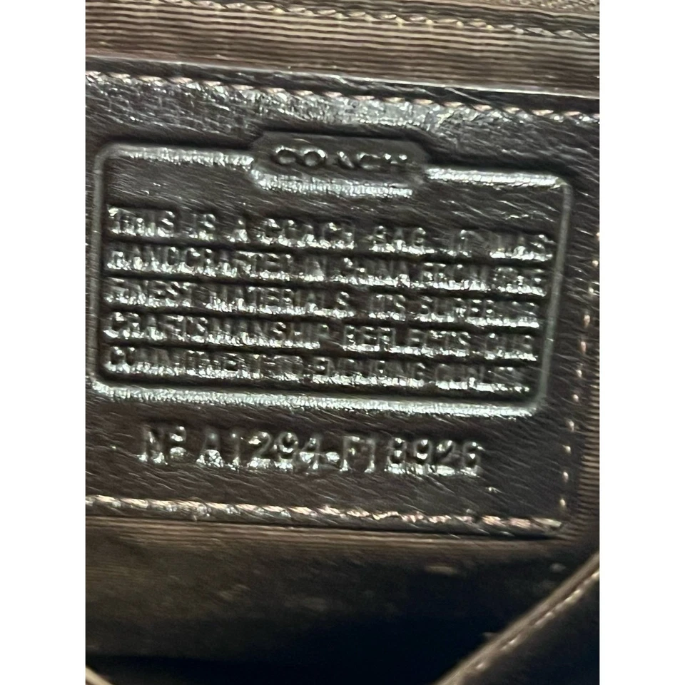 Bandolera Coach Signature C - Borde Marrón y Negro - Estilo F8946 Foto 4 de 4