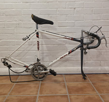 VINTAGE RALEIGH EQUIPE ROAD BIKE (51cm FRAME SIZE) REQ WHEELS AND SERVICE