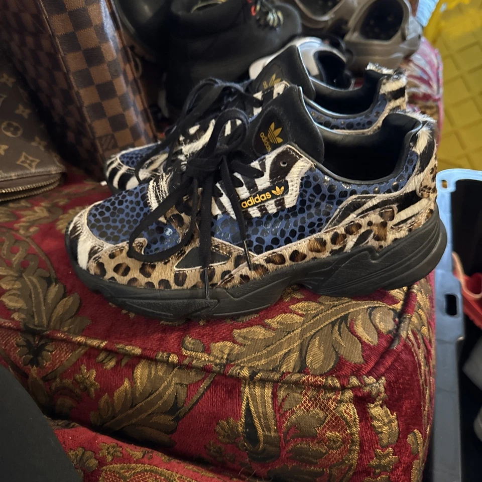 adidas Sleek Super Leopard Women's Shoes 7 Cream/Brown - Image 2 of 4